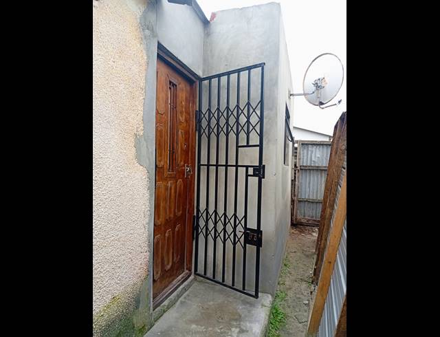1 BEDROOM FREEHOLD FOR SALE IN MXOLISI PHETANI